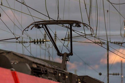 Picture of a pantograph on a locomotive