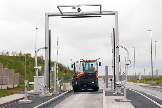 Tractor unit and video gate