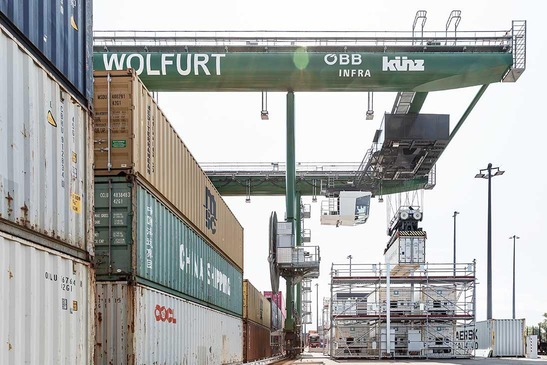 Reefer container am Terminal Wolfurt