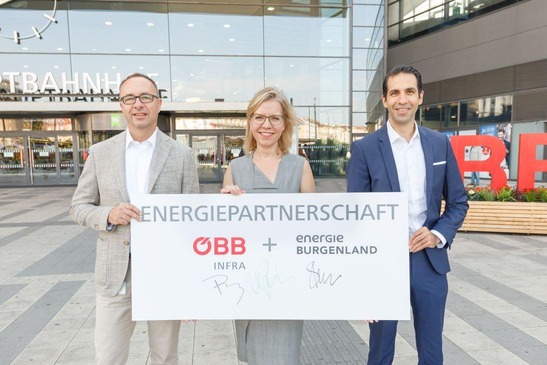 © ÖBB/Elia Zilberberg Fotoaufnahme mit VD Pluy, BMK Leonore Gewessler und Vorstand der Energie Burgenland