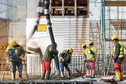 Betonarbeiten auf einer Baustelle