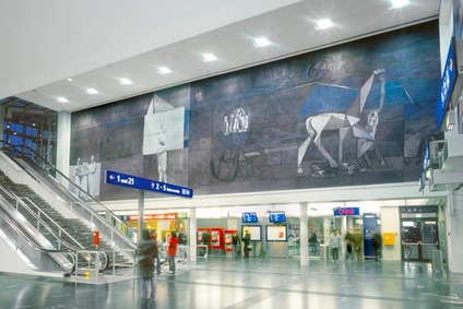 © ÖBB/Robert Deopito Wandfresken am Klagenfurter Bahnhof