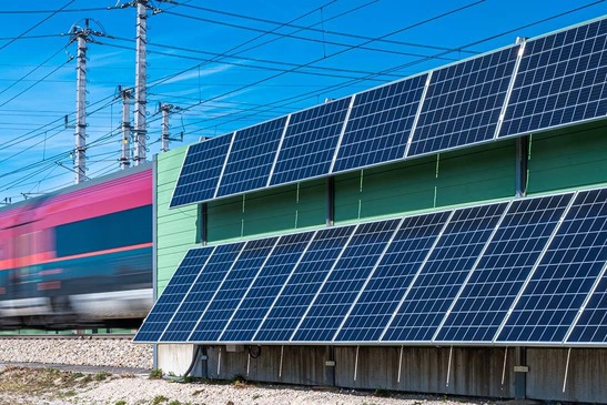 Photovoltaikanlage auf der Schallschutzwand Tullnerfeld