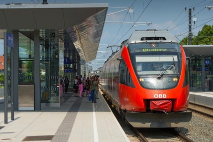 © ÖBB/Thurnher Zug am Bahnhof Bludenz