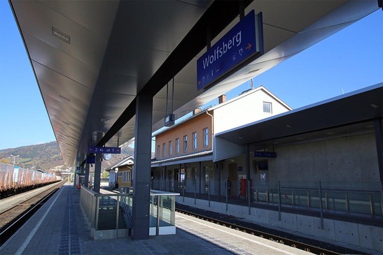Bahnsteige am Bahnhof Wolfsberg