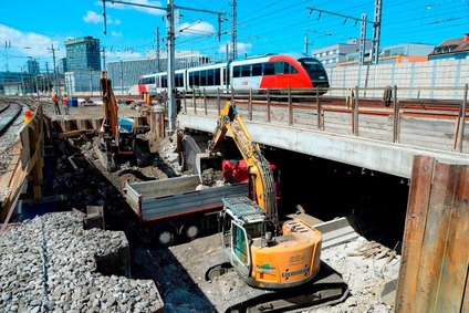 © ÖBB/Robert Deopito Bau mit großen Maschinen an der Ostseite des Linzer Hauptbahnhofs