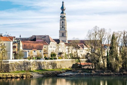 © ÖBB/Stockfoto Blick auf Ufer in Braunau am Inn