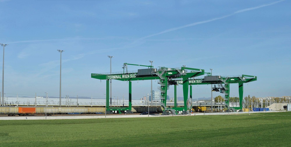 Das Foto zeigt den gesamten Terminalbereich des Güterzentrums Wien Süd.