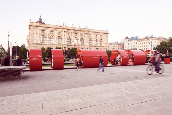 This picture shows the "InfoRail" exhibition in front of the MuseumsQuartier.