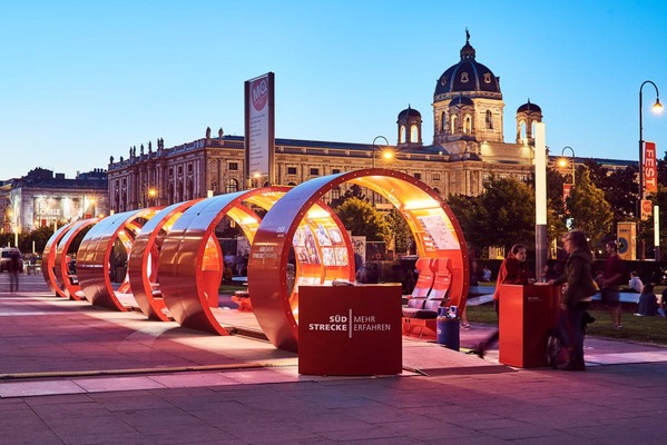 This picture shows the "InfoRail" exhibition in front of the MuseumsQuartier.