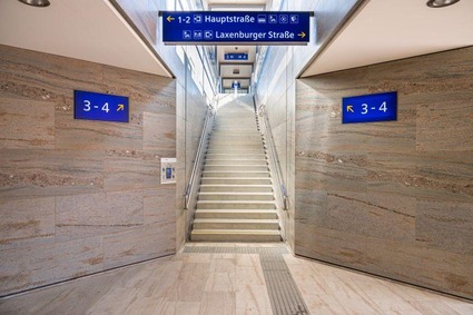 Passenger passage Achau station