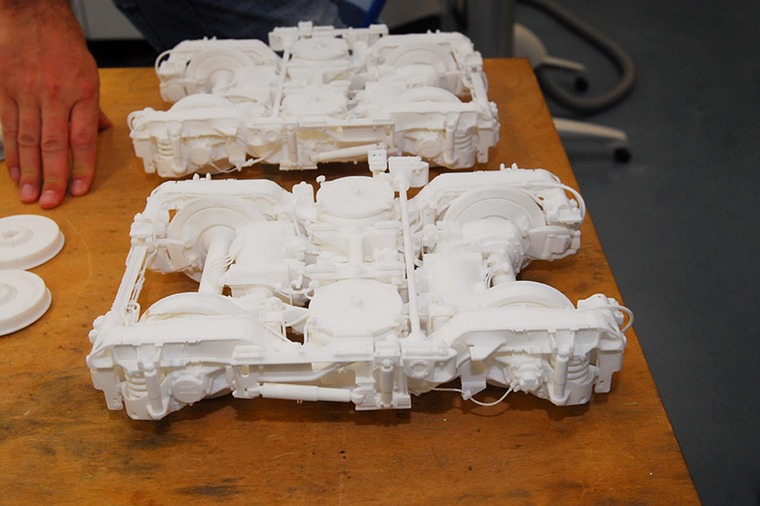 3D-Drucker produzieren heutzutage selbst äußerst komplexe Teile. Wie zum Beispiel dieses Modell eines Triebdrehgestells der Cityjet-Züge, hergestellt von der Fa. FOTEC. 