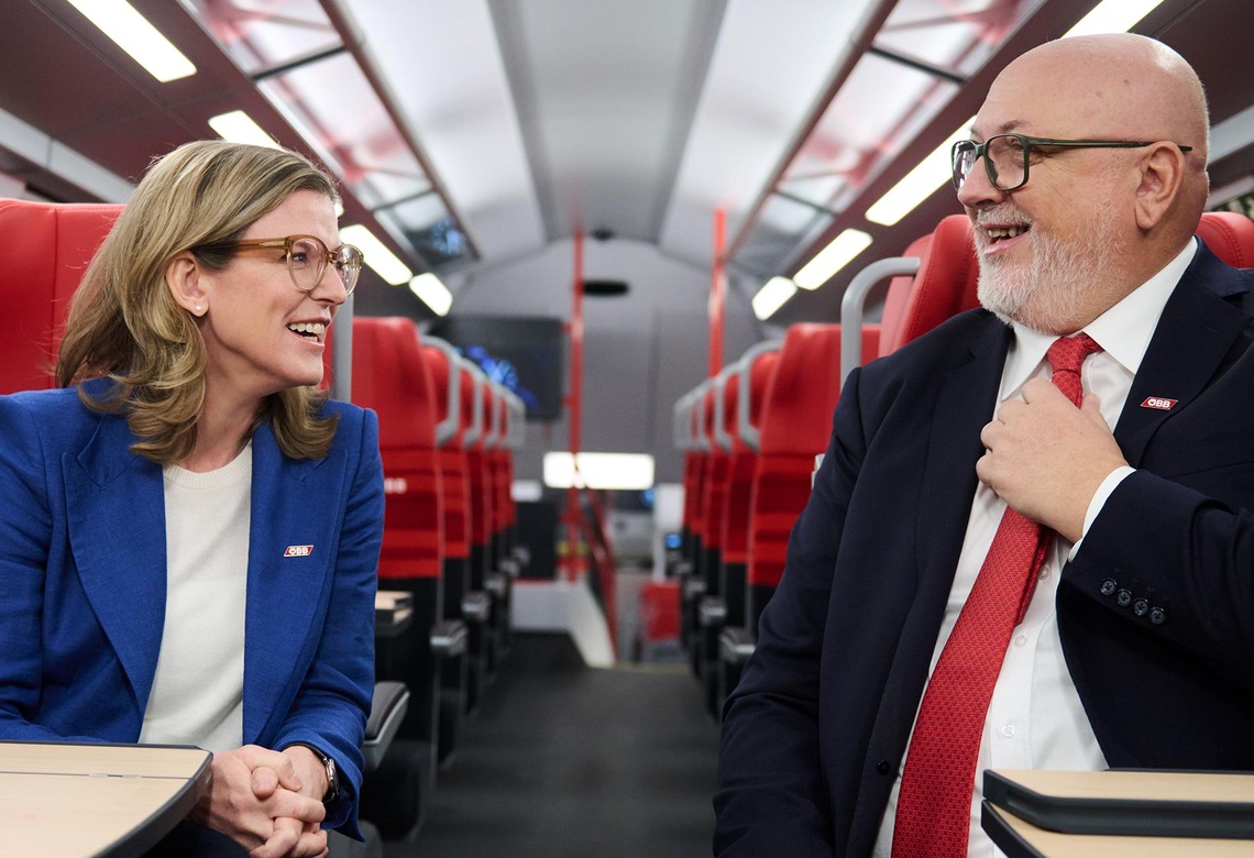 Manuela Waldner und Andreas Matthä im neuen Cityjet Doppelstock