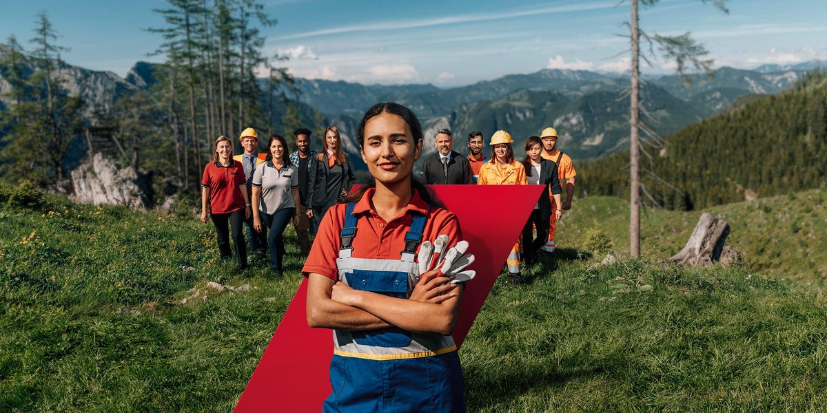 Gruppenfoto von MitarbeiterInnen im Grünen
