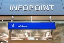 Schild mit dem Wort "Infopoint"