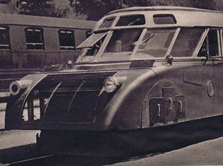 KÖB-Autobus für den Verkehr auf den Alpenstraßen