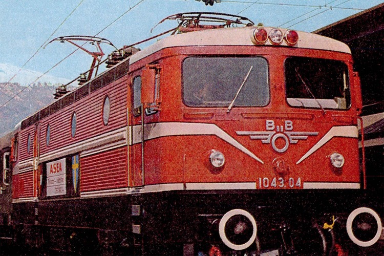 Rote ÖBB-Lok aus den 1970er Jahren