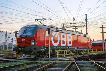 Lok Vectron auf einer Drehscheibe