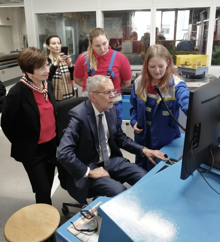 Alexander Van Der Bellen in der ÖBB Lehrwerkstätte