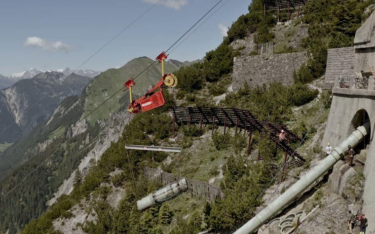 Abbau alte Druckrohrleitung im Gelände