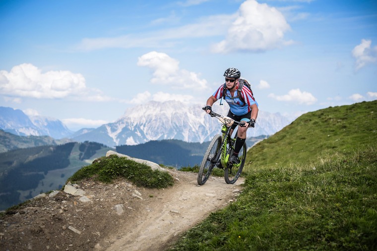 Fahrradfahrer auf dem Berg