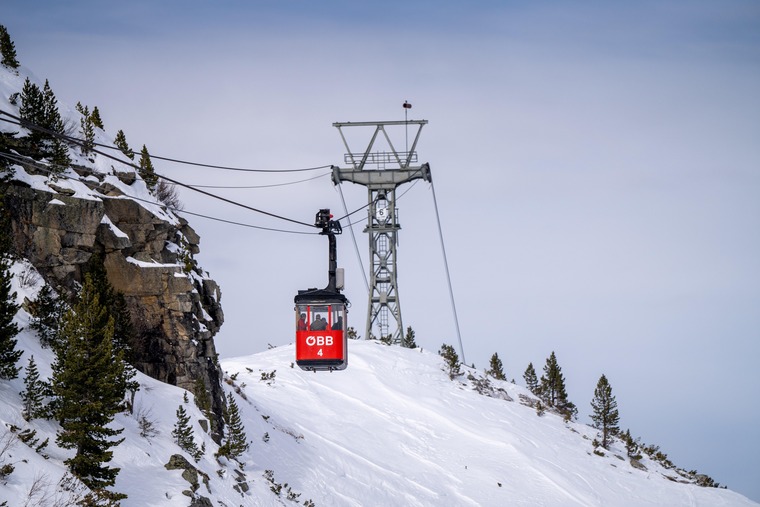 Seilbahn aus der Ferne
