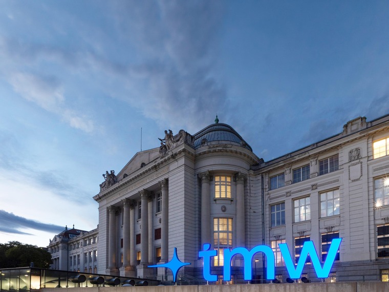TMW-VorderansichtbeiNachtcTechnischesMuseumWien 