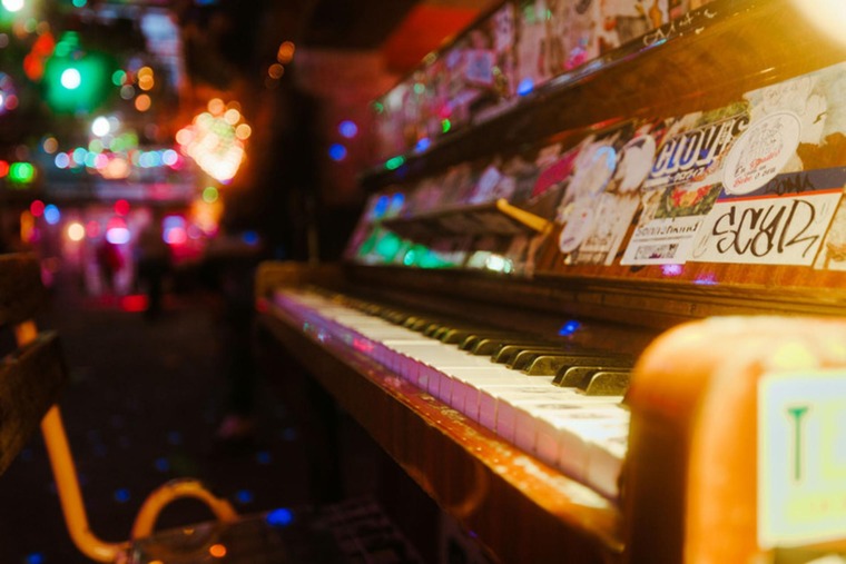 Sehenswürdigkeit in Budapest: die Ruin Bar Szimpla Kert
