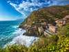 Cinque Terre Sehenswürdigkeiten: Ein Blick auf den Bahnhof mit Zug