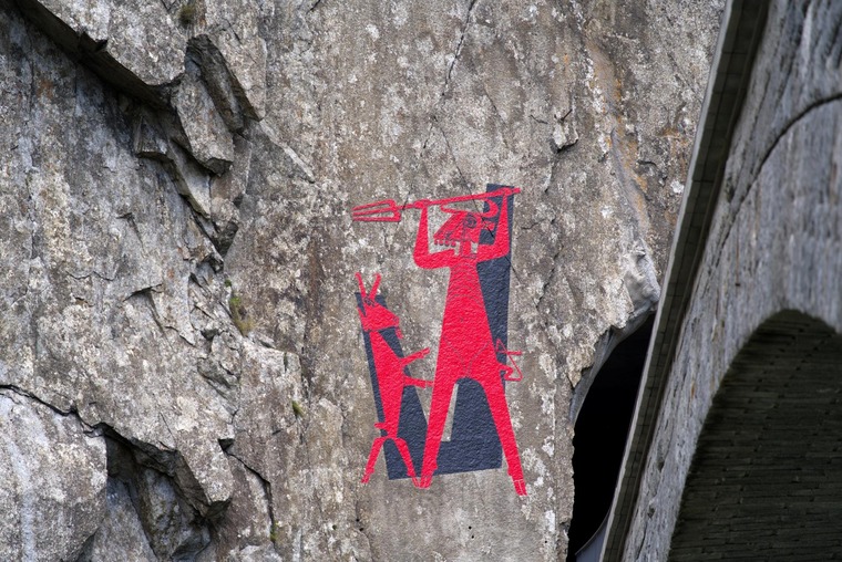 Auf der Glacier Express Route liegt Andermatt. Auf dem Bild sieht man ein Detail der berühmten Teufelsbrücke.