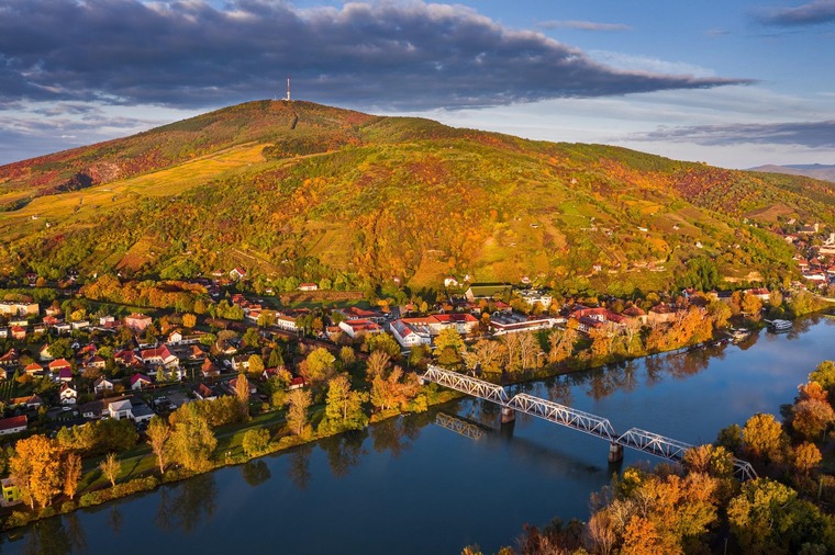 Hausboot in Tokaj in Ungarn
