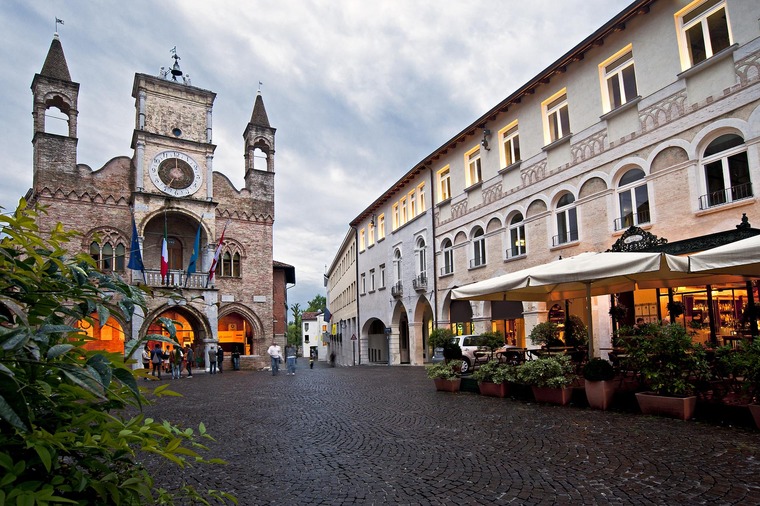 Mi dem Zug nach Pordenone in Italien.