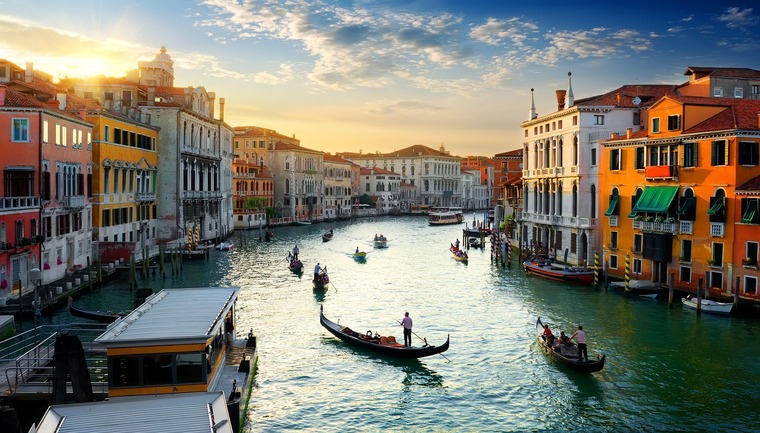 Mit dem Zug nach Venedig.
