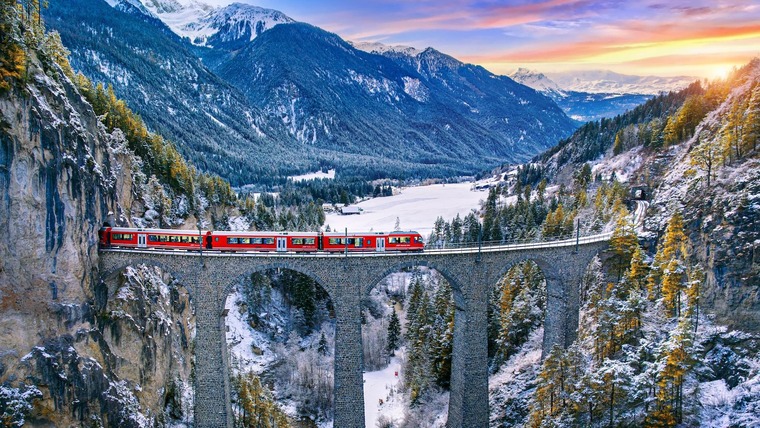 Glacier Express: Nachhaltig reisen auf der schönen Strecke durch die Schweizer Alpenlandschaft.