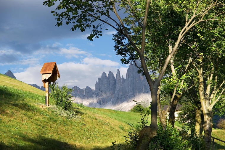 Urlaub in Italien: Blick auf den Rosengarten beim Wandern in Südtirol