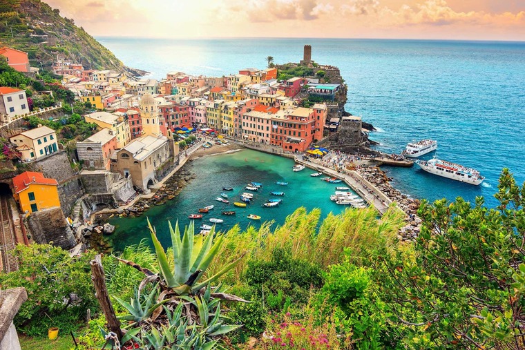 Blick auf Vernazza im Cinque Terre-Nationalpark.