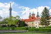 Prag Sehenswürdigkeiten: Auf dem Bild sieht man den Aussichtsturm auf dem Petřín (Laurenziberg) von außen. 