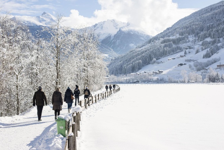 Wandern entlang der Achenpromenade