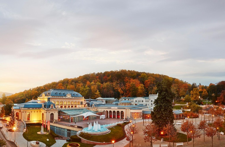 Tagesausflug ab Wien: Blick auf das Casino Baden in Baden bei Wien.