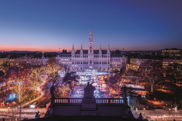 Eislaufen vor dem Wiener Rathaus