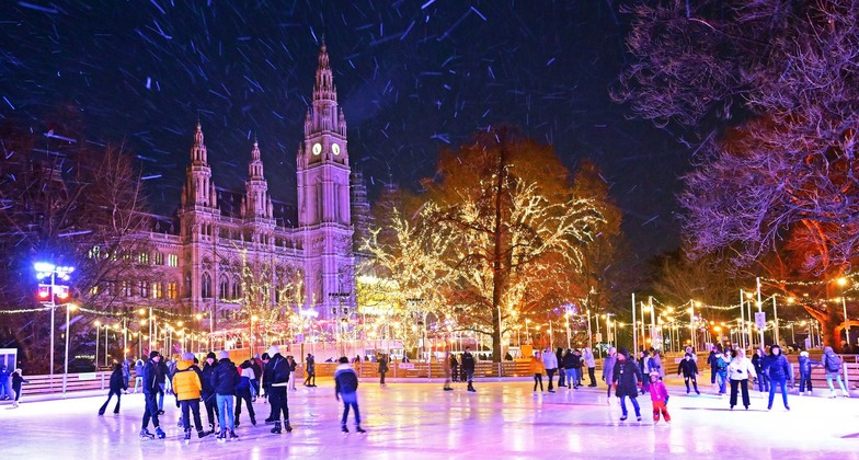 Eislaufen in Wien: Der Wiener Eistraum bei Nacht