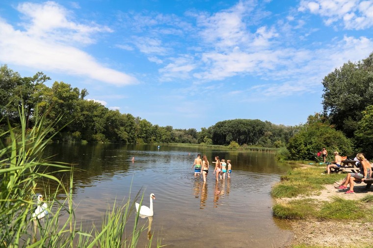 Badeplatz am Radweg durch die Lobau