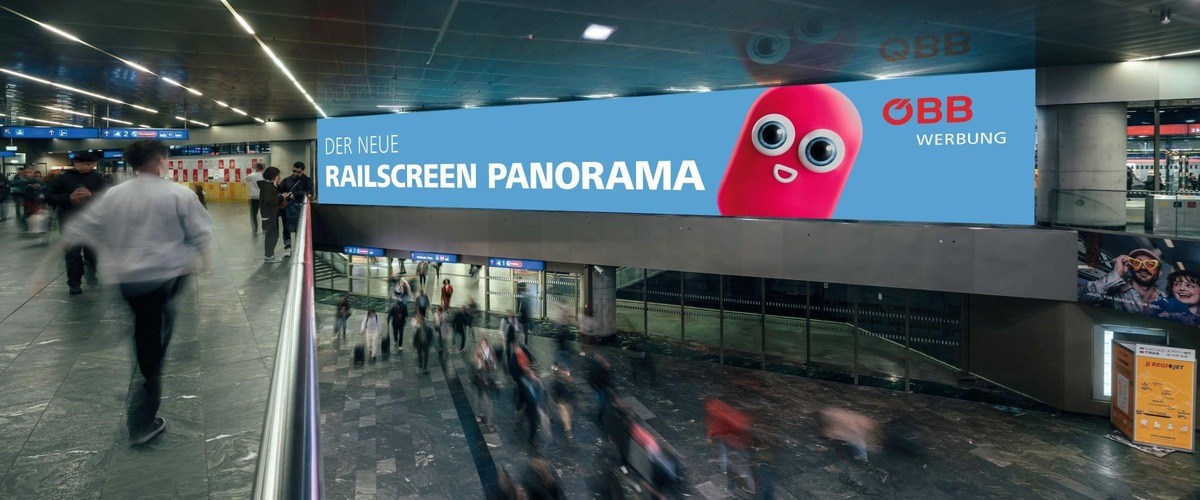 Railscreen Panorama in Bahnhof