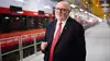 Andreas Matthä am Bahnsteig mit neuem Cityjet Doppelstock im Hintergrund