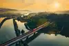 ÖBB Zug überquert Draubrücke