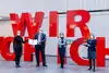Wirtschaftsministerin Margarete Schramböck und Frauenministerin Susanne Raab überreichen das equalitA Gütesiegel an ÖBB CEO Andreas Matthä und ÖBB Diversity Beauftragte Traude Kogoj