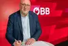 CEO Matthä unterschreibt