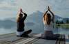 Yoga am Mondsee zur Entspannung.