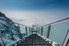 Zug nach Hallstatt: Auf dem Bild sieht man den Blick von der Treppe ins Nichts am Dachstein Gletscher.