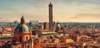 Bologna Sehenswürdigkeiten: Die Stadt Bologna in der Vogelperspektive/im Überflug. 